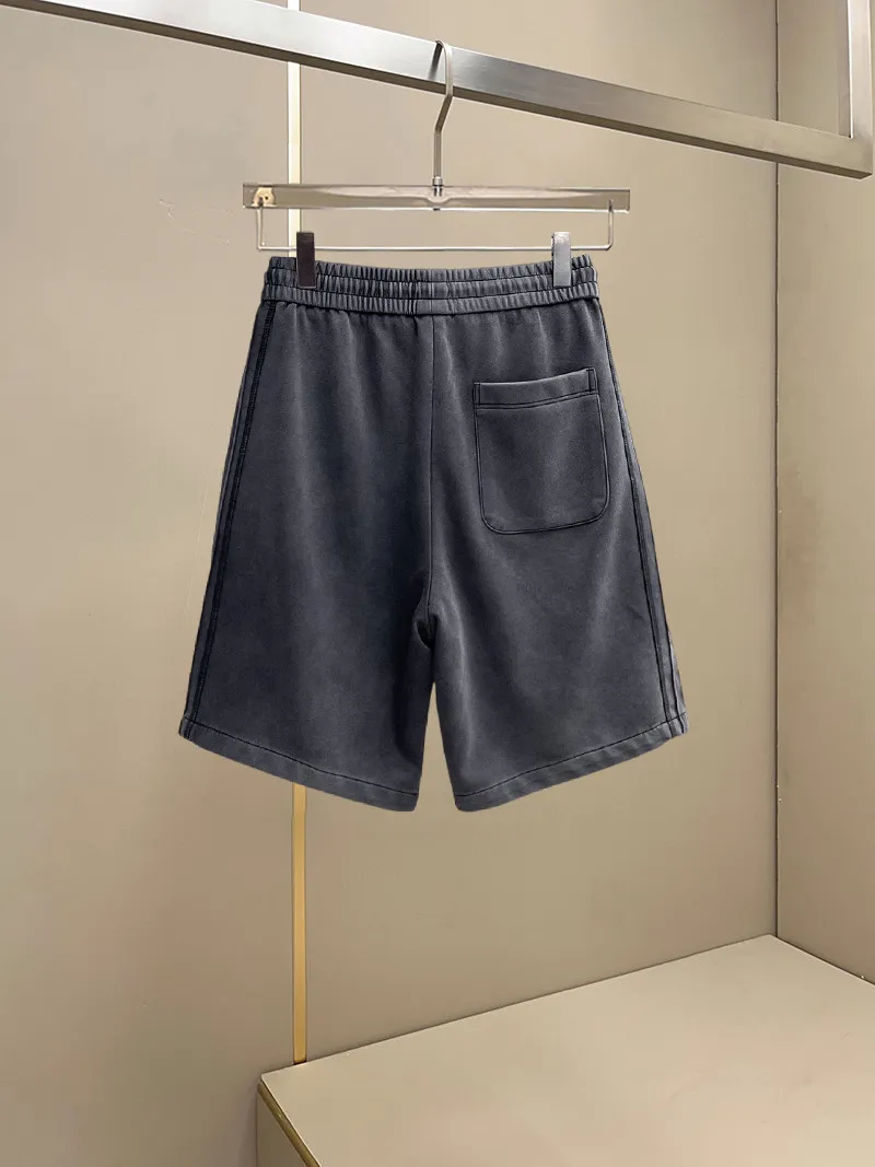 Balenciaga's three-standard complete 2026 summer New Arrival men's casual shorts, advanced custom-made Breathable fabric, Breathable fabric, extremely stretchy and comfortable, impeccable details, top-grade accessories, original logo design concept, delicate and soft feel! The upper body fit is awesome! Size: M-XXXL Please state your height and weight when ordering